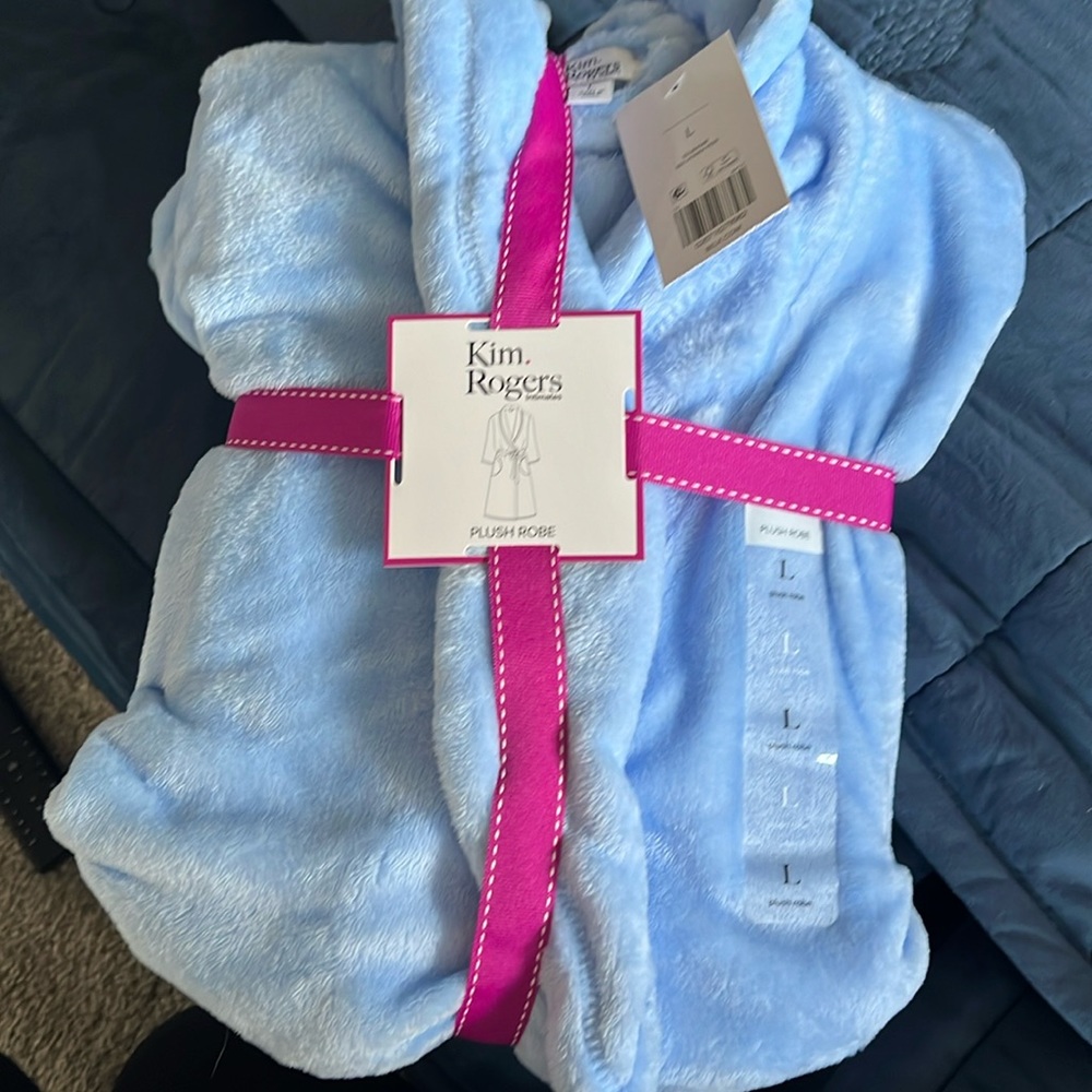Kim Rogers Intimates Plush Robe. Baby blue color. BRAND NEW! Size L